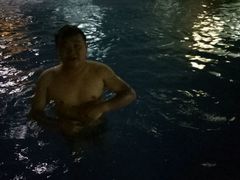 -氡泉温泉花园