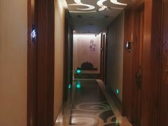 -新盈光·云会所(百丈东路店)