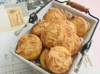 酥掉渣的杏仁曲奇，必备的零食，大人孩子都喜欢吃
