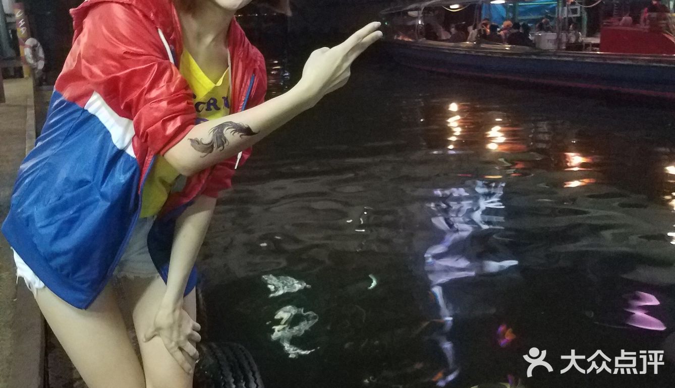 曼谷的夜市应该要去逛的[糖果]