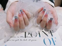 -UN·桃喜日系美睫美甲