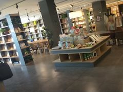 -魔方城市书房(中街益田店)