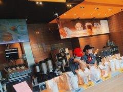 -麦当劳(中二横路店)