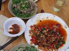 -大众跷脚牛肉馆·非遗传承单位(峨眉山店)