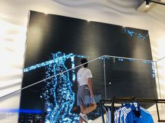 -阿迪达斯(武林银泰三叶草店)