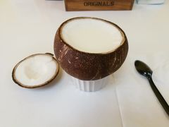 -志龙皇冠吃货椰子铺