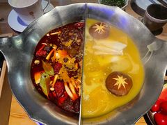台式麻辣锅-湊湊火锅·茶憩(杭州湖滨银泰in77店)