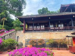 -峨眉山报国寺