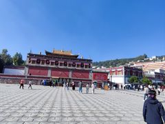 -塔尔寺游客服务中心