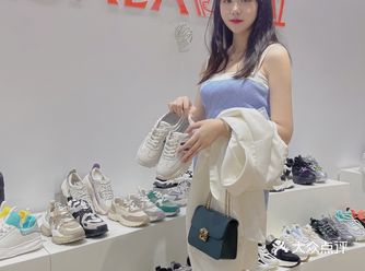 汉正街也太潮了吧！云尚的服饰好看又划算