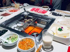 -海底捞火锅鲜切牛肉主题店(长寿路店)