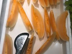 哈密瓜-绿岛港轩海鲜烤肉涮锅自助餐厅