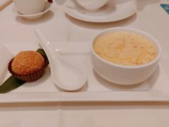 杨枝金露拼擂沙汤圆-利苑酒家(宜安广场店)