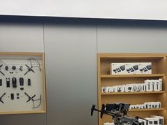 -DJI大疆(深圳华强北曼哈授权体验店)