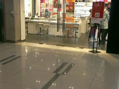 -LensCrafters亮视点·OAKLEY精选(静安嘉里中心店)