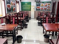 -湖南人家湘菜馆(镇江路店)