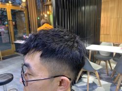 -MOVAN  HAIR莫凡匠人发型屋