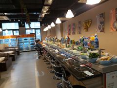 自助取餐区-轩于鲜旋转自助小火锅(新之城购物广场店)