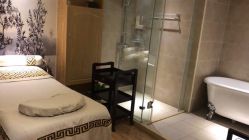 -PE SALON
