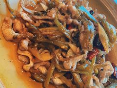 雪花猪肉炒云南酸腌菜-半山腰·云南菜(侨福芳草地店)