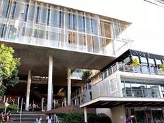 -ROAST coffee & eatery