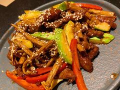 茶树菇脆瓜炒牛柳-来龙里 精致 东南亚餐室(万象城店)