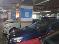 -湖滨银泰in77 C区-停车场