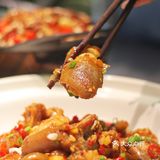 辣椒炒肉吃不烦，就是有点费米饭