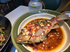 香酥大鲫鱼-费大厨辣椒炒肉(黄兴中心广场店)