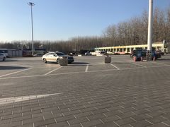 -窦店服务区-停车场