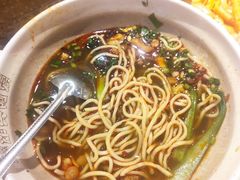 -爆炸头阿姨小四川正宗川味小吃(无任何分店)