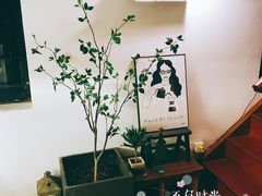 -彳亍咖啡·这里(水湾路店)
