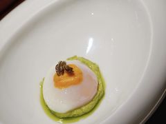 香椿蚕豆泥海胆溏心蛋-杭州西子湖四季酒店·金沙厅