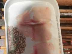 -老牌坊云南鱼豆花火锅(哈西万达店)