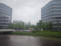 -奥特莱斯停车场