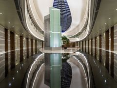 -上海滴水湖皇冠假日酒店