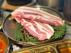 -草家酱蟹炭火烤肉店(珲春南路一店)