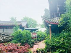 -峨眉山报国寺