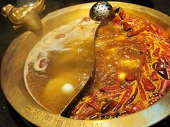 特色鸳鸯锅-锅说大脸毛肚重庆老火锅(佐阾店)