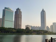-万绿园