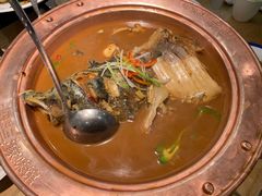 红烧鱼头拌饭-深巷家味馆.湖北头牌红烧鱼头拌饭(黄陂店)