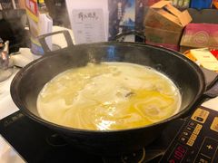 -鲜入围煮花胶鸡海鲜火锅