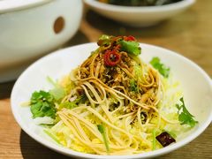 炝拌白菜心-上关雪東北菜(中房金谊店)
