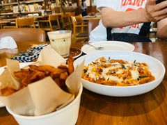 -ROAST coffee & eatery