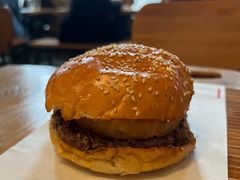 老泰泰汉堡-悠航SLOWBOAT(三里屯店)