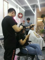 -茶发Salon·烫发染发理发