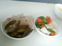 免费小菜-闫家驴肉老店(华电一校店)