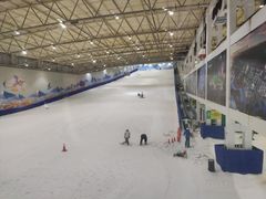 -乔波室内滑雪场