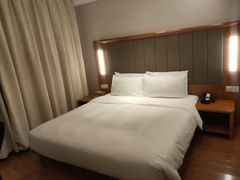 -全季酒店(上海火车站天目西路店)