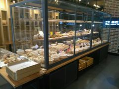 -焙丽拾光(麦凯乐直营店)